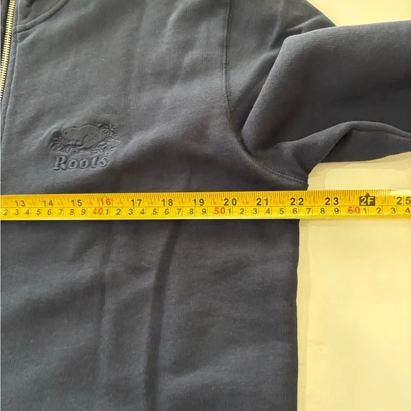 NWT ROOTS Zip Up Sweater Mens’s - Picture 7 of 8